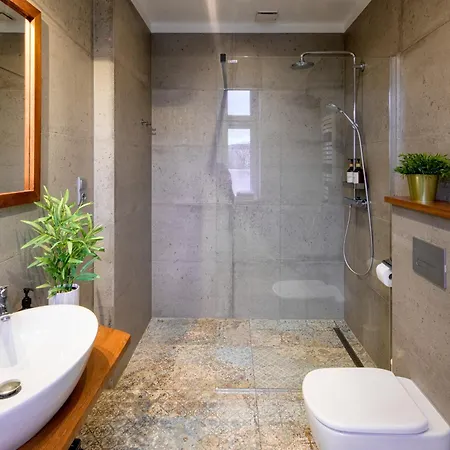 Discover - Lubicz St - Loft - Next To Main Station, Ac Apartment Krakau