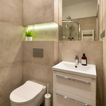 Apartment Discover - Lubicz St - Loft - Next To Main Station, Ac Krakau