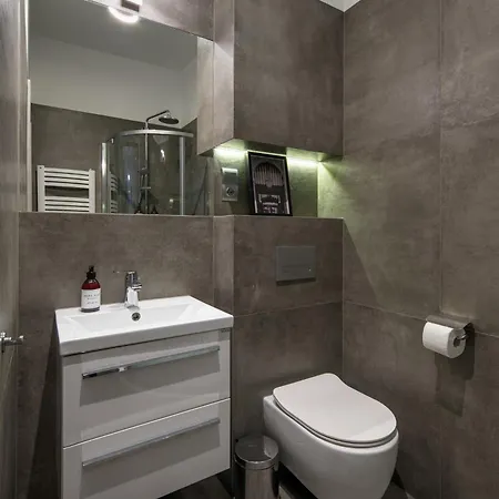 Discover - Lubicz St - Loft - Next To Main Station, Ac アパート クラクフ
